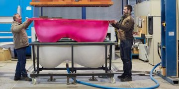 Fabrication d'une baignoire dans l'usine Condor