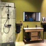 La salle de bains au Cersaie 2018 : Meuble console Vinci de Salgar.