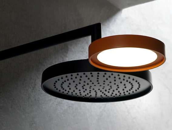 douche de tête murale avec luminaire