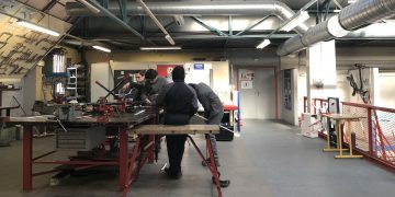 Jeunes en formation dans l'atelier du CFA d'Ermont