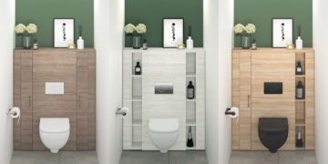 Trois WC suspendus avec un habillage de bâti-support meuble Néova