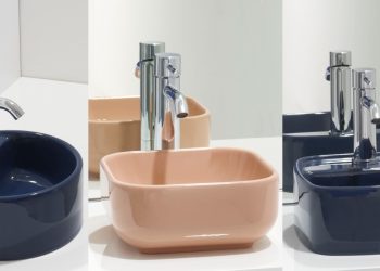 Trois mini vasques à poser en céramique, bleu, saumon, verte