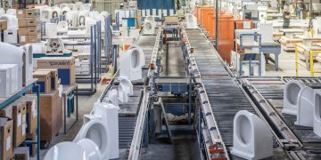 Ligne de production de cuvette WC dans l'usine Duravit de Bischwiller
