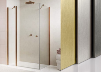 Parois de douche Solino de Ronal et les différentes finitions des profilés.