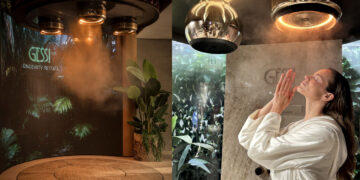 Le Rituale del Vapore, concept de douche de tête de Gessi, exhalant un nuage de vapeur.